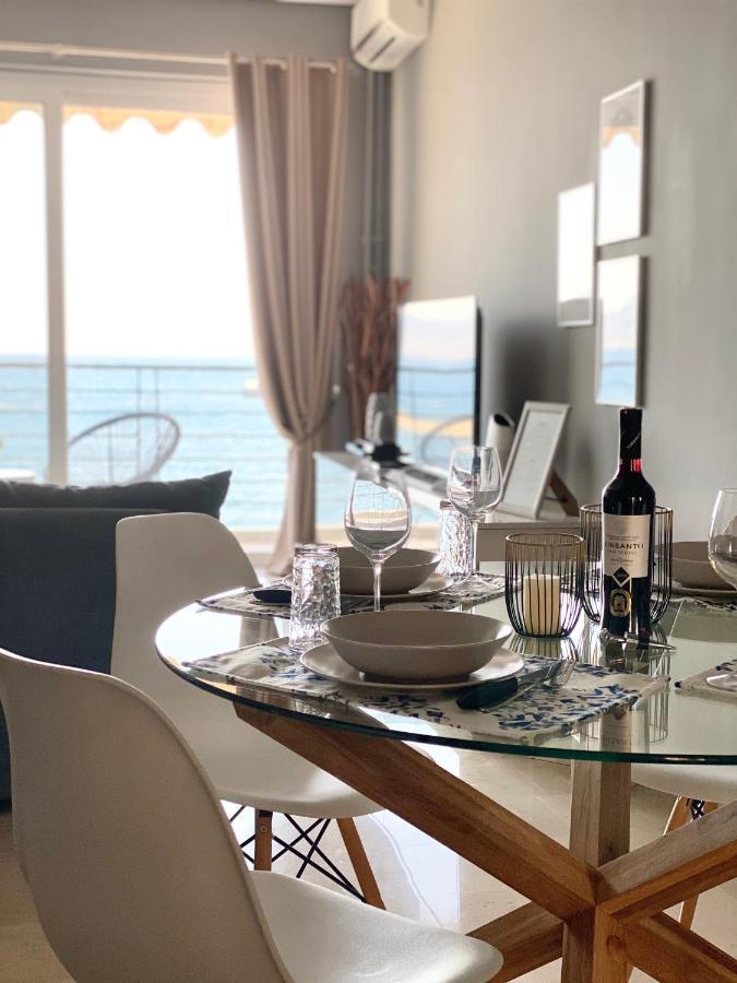 Seafront Kalamata Haven - Blue Luxury Suite Exterior foto
