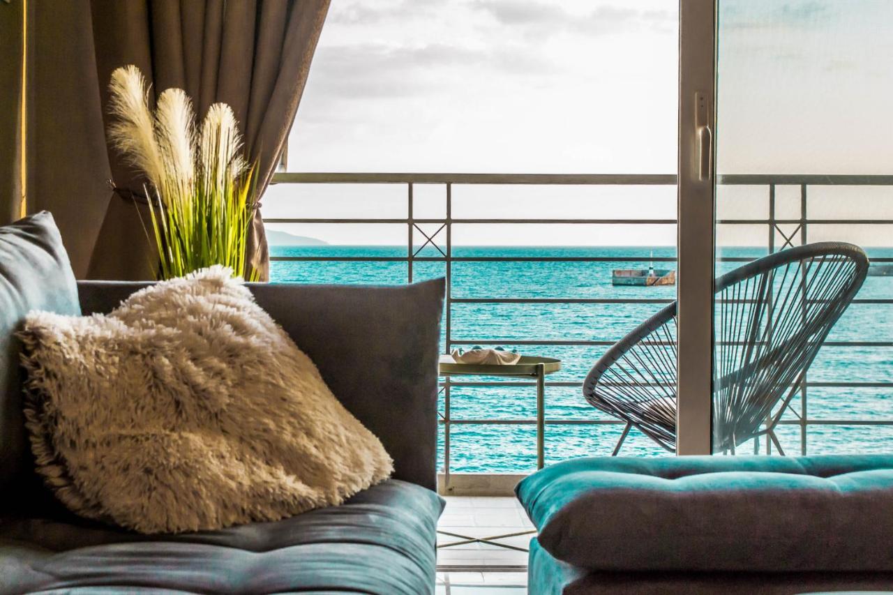 Seafront Kalamata Haven - Blue Luxury Suite Exterior foto